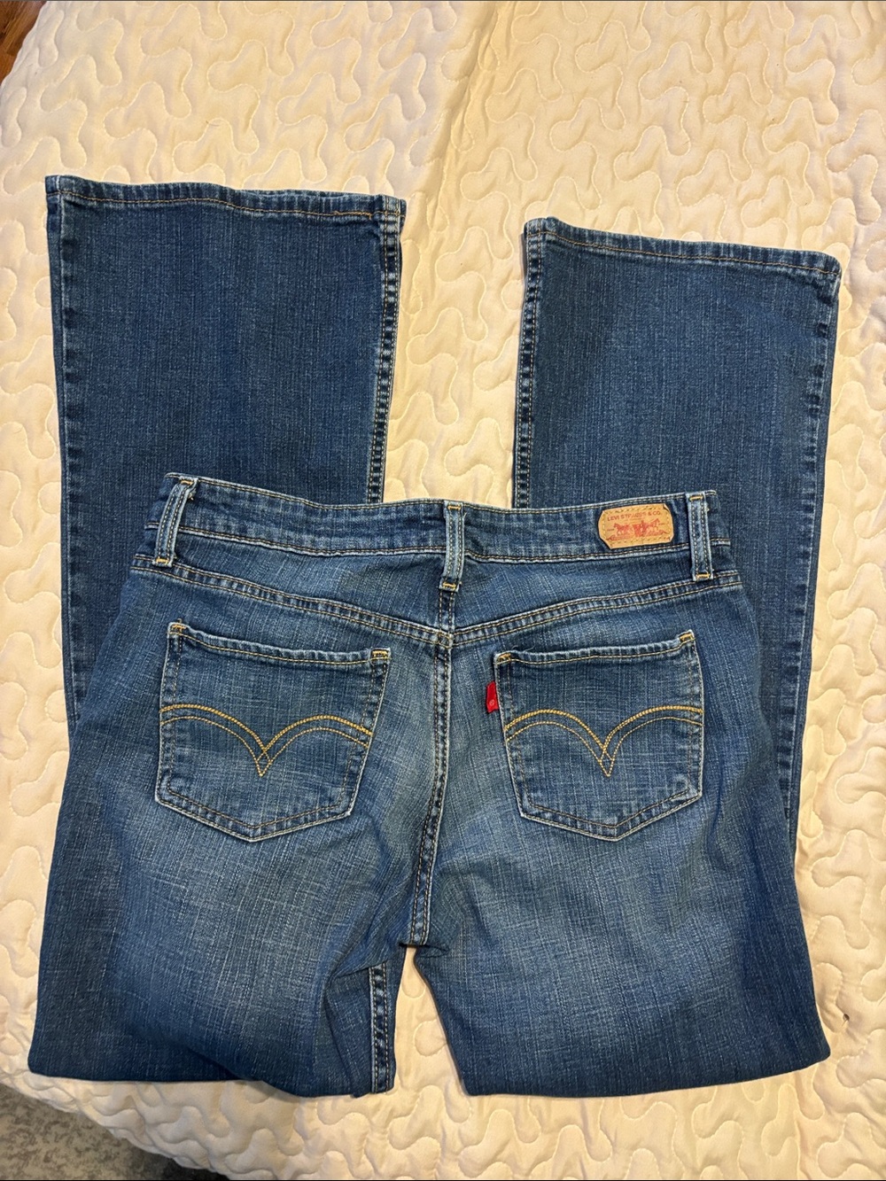 Levi's Mid Blue Women's Bootcut Jeans size 9s
